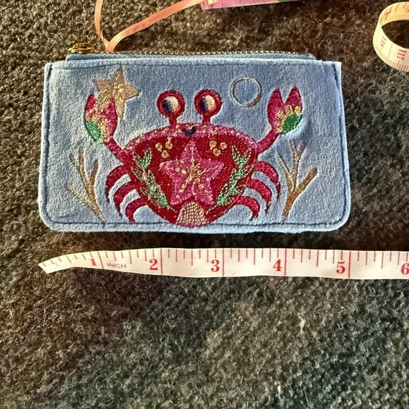 Colorful Crab Embroidered Card Holder - Picture 4 of 4